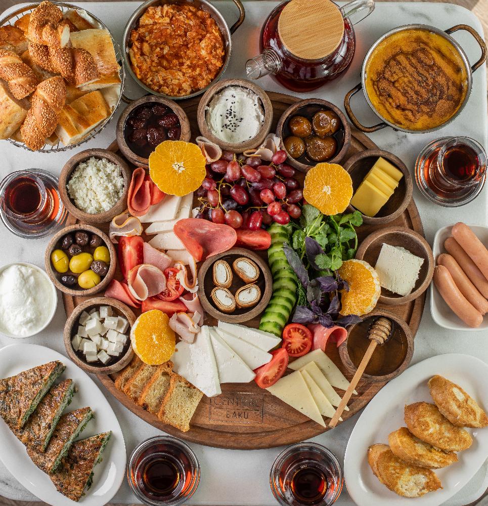  Baku Breakfast 4👤